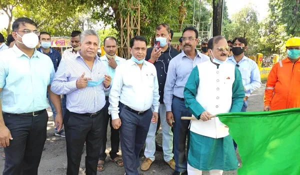 मुरादाबाद : रैली निकाल कर संचारी रोग के लिए किया जागरूक