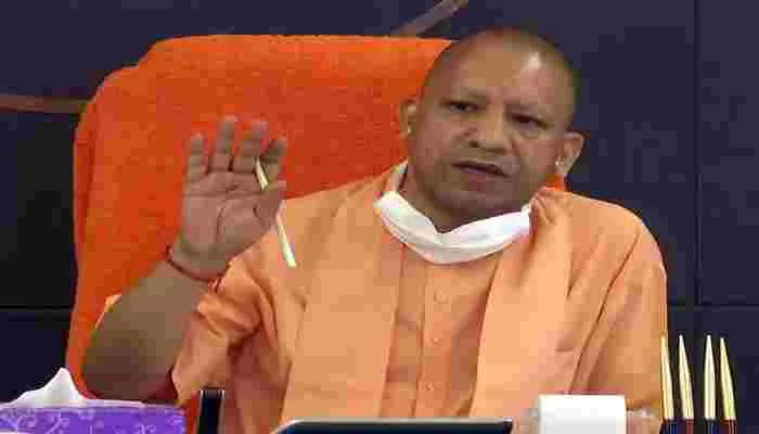 यूपी: जमाखोरों के खिलाफ सीएम योगी ने दिए सख्त कार्रवाई करने के निर्देश