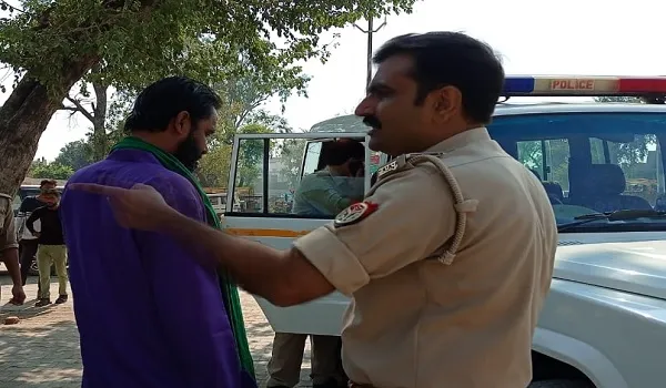 रामपुर : सरकार का पुतला फूंकने जा रहे किसान नेता गिरफ्तार
