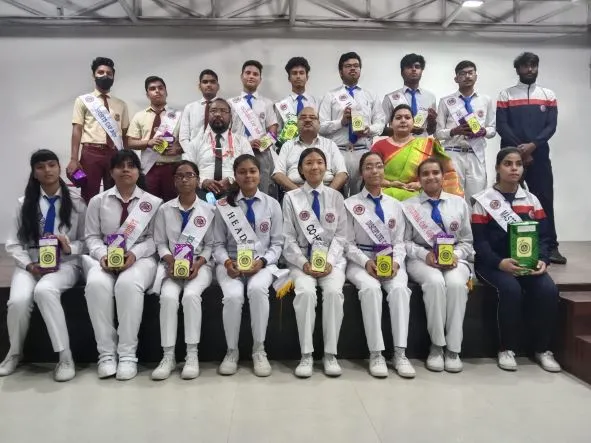 बरेली: विद्या भवन में हुआ छात्र परिषद का चुनाव, विजेताओं को सौंपी जिम्मेदारियां