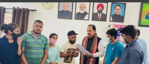 देहरादून: सांसद अजय भट्ट ने अभ्यर्थियों को दिया आश्वासन, मुख्यमंत्री से करेंगे बात