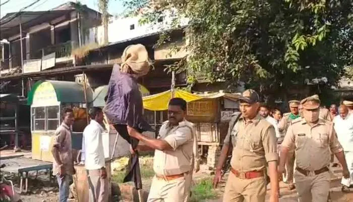 रायबरेली: प्रियंका गांधी की गिरफ्तारी से भड़के कांग्रेसियों ने किया प्रदर्शन