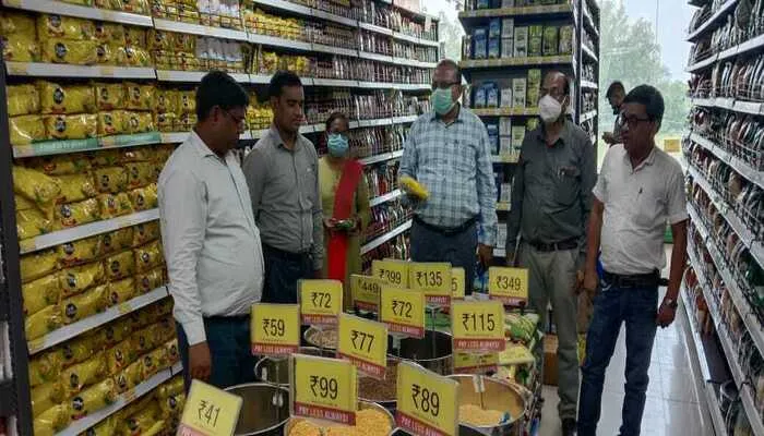 हरदोई: खाद्य विभाग की टीम ने की कार्रवाई, खाद्य सामग्रियों के एकत्र किए नमूने