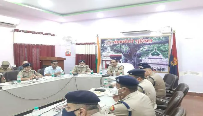 बाराबंकी: पुलिस अधीक्षक ने सैनिक सम्मेलन में कर्मचारियों की सुनी समस्याएं