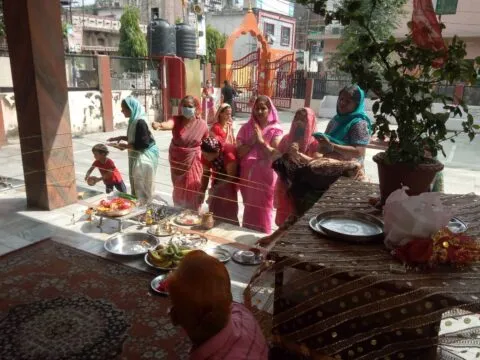 हल्द्वानी: नवरात्रि के पहले दिन मंदिरों में उमड़े श्रद्धालु, मांगी मनोकामना