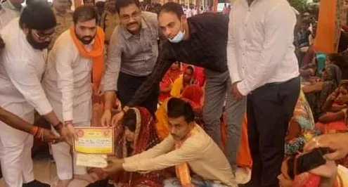 मुख्यमंत्री सामूहिक विवाह : एक-दूजे के हुए 30 जोड़े