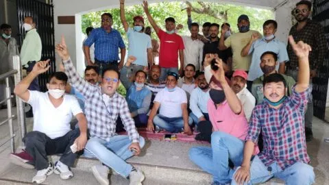 हल्द्वानी: टैक्सी यूनियन के अध्यक्ष ने दिया इस्तीफा, आरटीओ दफ्तर में नारेबाजी, यह है वजह