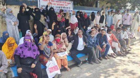 हल्द्वानी: तीन महीने से नहीं मिला पानी का कनेक्शन, जल संस्थान दफ्तर के बाहर प्रदर्शन