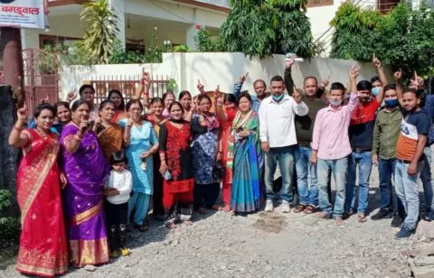 हल्द्वानी: खस्ताहाल सड़कों पर भड़के कांग्रेसी, किया प्रदर्शन
