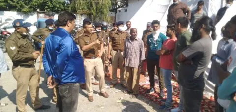 हल्द्वानी: न अग्निशमन वाहन और न कोई सुरक्षा, सज गईं पटाखों की दुकानें