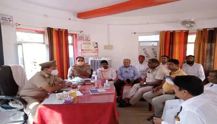 कुशीनगर: आगामी त्योहारों के मद्देनजर सम्पन्न हुई पीस कमेटी की बैठक