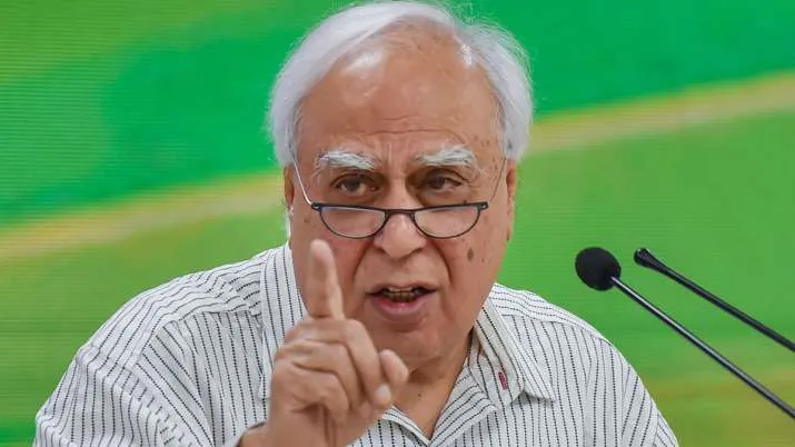 लखीमपुर खीरी हिंसा पर पीएम की ‘चुप्पी’ पर कपिल सिब्बल ने उठाया सवाल- मोदी जी, आप चुप क्यों हैं?