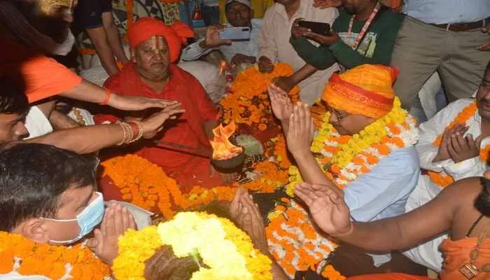 अयोध्या: केजरीवाल ने किया बड़ा ऐलान, सरकार बनने पर फ्री में कराएंगे रामलला के दर्शन