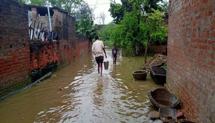 रायबरेली: लगातार बारिश से हुआ जलभराव, जनजीवन अस्त-व्यस्त