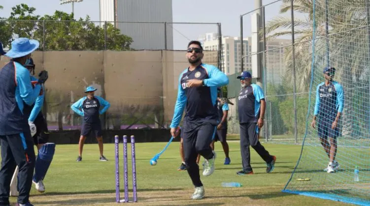T20 WC: मुकाबले से पहले अभ्यास में जुटी टीम इंडिया, भारतीय क्रिकेट बोर्ड ने शेयर की तस्वीरें