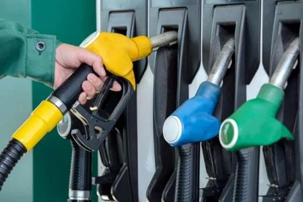 Petrol-Diesel Price: लगातार तीसरे दिन महंगा हुआ पेट्रोल और डीजल, जानें क्या हैं नए रेट