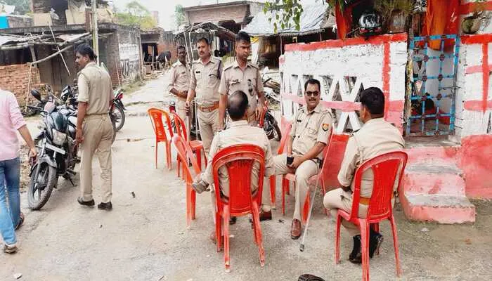 बाराबंकी: पुरानी रंजिश के चलते दो पक्षों में हुई मारपीट, दो लोग गंभीर रूप से घायल