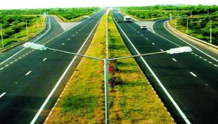 लखनऊ: 74 प्रतिशत पूरा हुआ बुंदेलखंड एक्सप्रेसवे का काम
