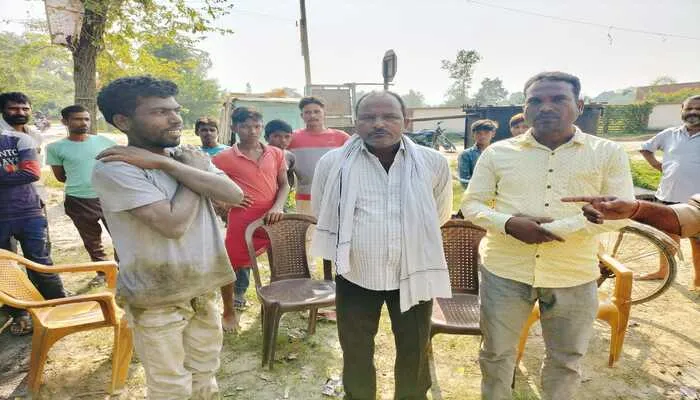बाराबंकी: मानसिक रूप से विक्षिप्त को पुलिस ने परिजनों से सकुशल मिलाया