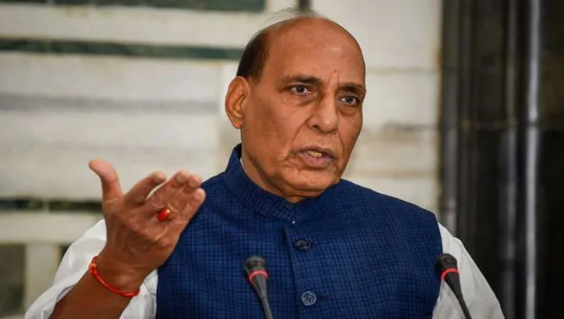 रक्षा मंत्री राजनाथ सिंह ने कहा- गुजरात में डिफेंस एक्स्पो में रक्षा अनसुंधान एवं विकास में उपलब्धि दिखाएगा भारत