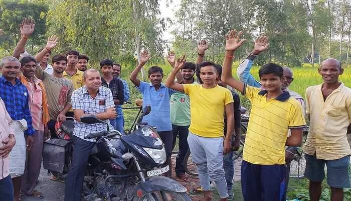 रायबरेली: कोटेदार के खिलाफ ग्रामीणों ने किया प्रदर्शन, जानें क्यों…