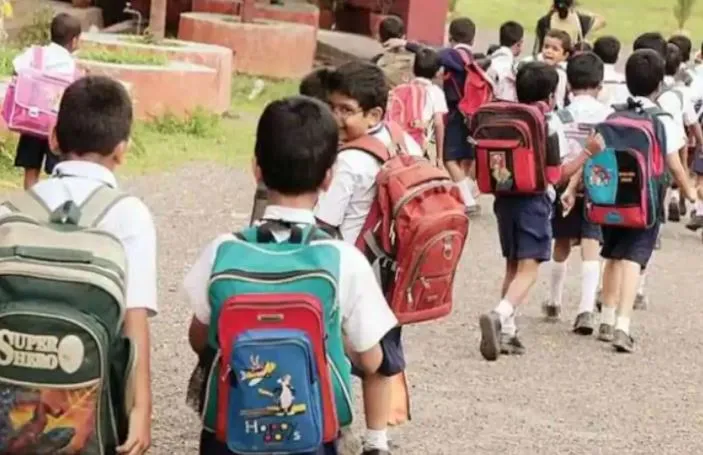 दिल्ली में सख्त कोविड प्रोटोकॉल के बीच एक नवंबर से फिर खुलेंगे स्कूल, कॉलेज