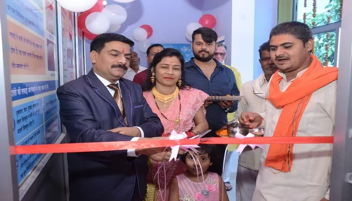 हरदोई: हरवेंद्र डेंटल एंड हेल्थ केयर क्लीनिक का अपर जिला जज ने किया शुभारंभ