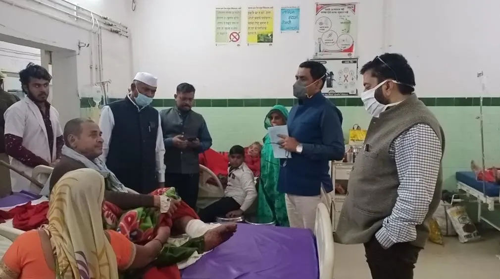 बरेली: जिला अस्पताल का डीएम ने किया निरीक्षण