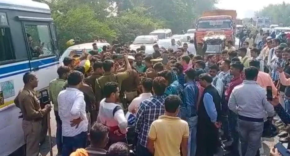 बरेली: बीएससी कृषि ऑनर्स में 2200 छात्र फेल, जाम लगाया
