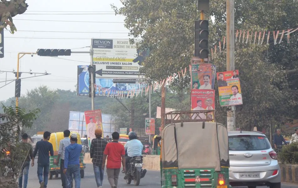 बरेली: रेड लाइट बंद होते ही मिल गई जाम से राहत