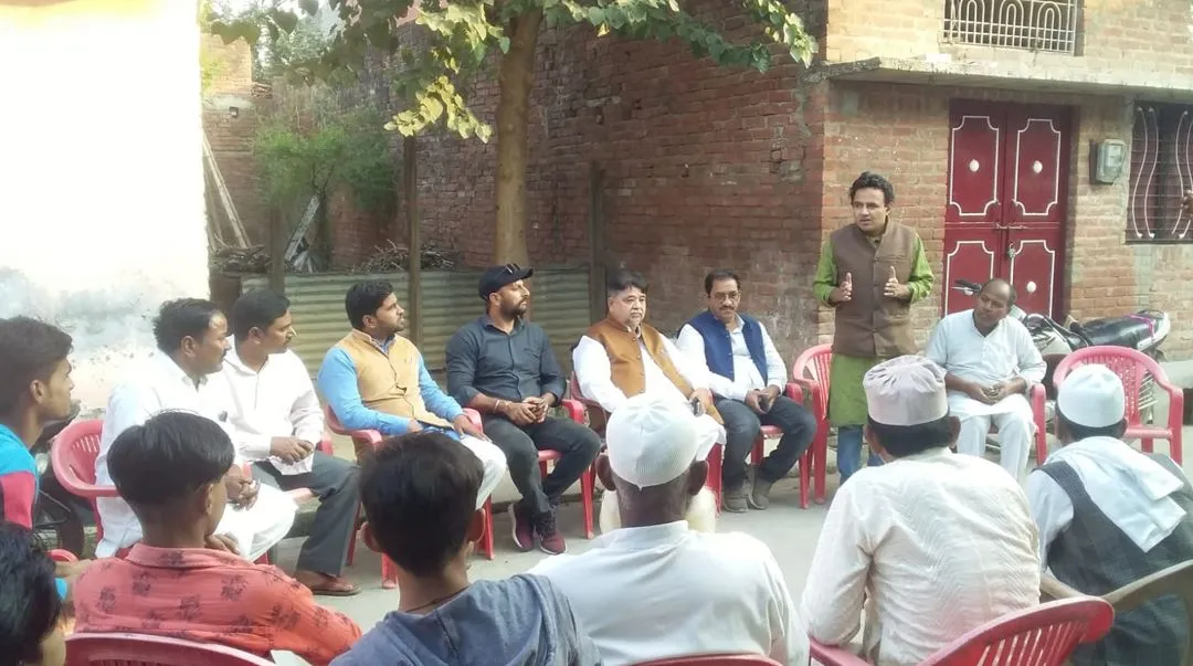 बरेली: सपाईयों ने ‘देश बचाओ, भाजपा भगाओ’ चौपाल लगाई