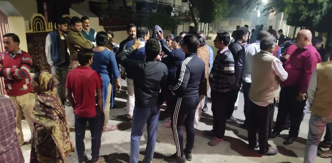 बरेली: हिस्ट्रीशीटर ने व्यापारी पर चलाई गोली, हंगामा