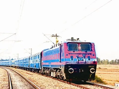बरेली: टिकट कंफर्म नहीं हुआ तो नेता जी के कोटे से ही सीट मिल जाए
