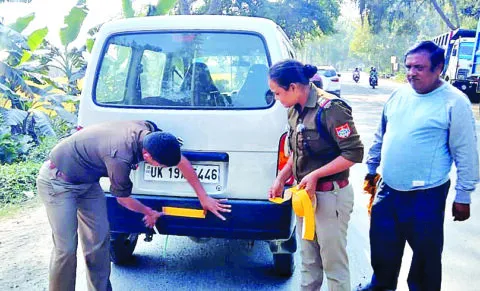 हल्द्वानी: कोहरे में होने वाले हादसे रोकने में जुटी पुलिस