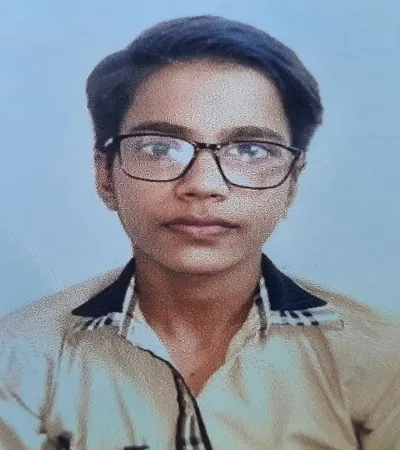 मुरादाबाद : राजधानी एक्सप्रेस में बैठकर लखनऊ की ओर गया छात्र