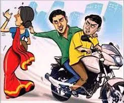 हल्द्वानी: महिला का पर्स लूटकर भाग रहे दो चोर दबोचे