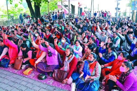 हल्द्वानी: 77 दिन बाद आज काम पर लौटेंगे उपनल कर्मचारी, सुधरेगी स्वास्थ्य सेवाएं