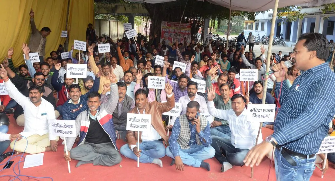 बरेली: संविदा कर्मचारियों के हड़ताल पर जाने से बिजली व्यवस्था धवस्त