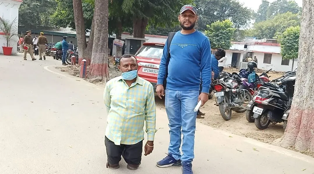बरेली: मॉल प्रबंधकों ने कब्जा ली एलईडी, मारपीट का आरोप
