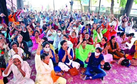 हल्द्वानी: दिवाली धरनास्थल पर ही मनाएंगे उपनल कर्मचारी