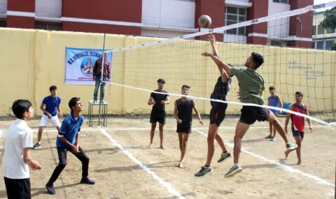 हल्द्वानी: बच्चों को नंगे पैर और प्यासा दौड़ा कर कराया जा रहा खेल महाकुंभ