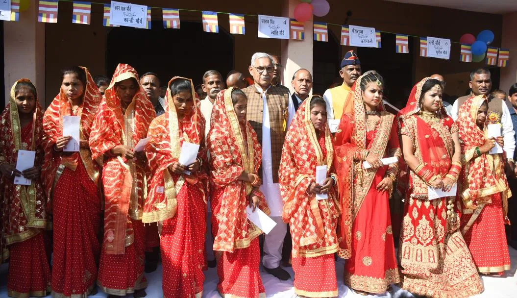 बरेली: सामूहिक विवाह में एक दूजे के हुए 14 जोड़े