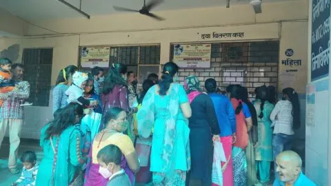 हल्द्वानी : सर्दी-जुकाम के मरीज बढ़े, बेस और एसटीएच में लग रही भीड़