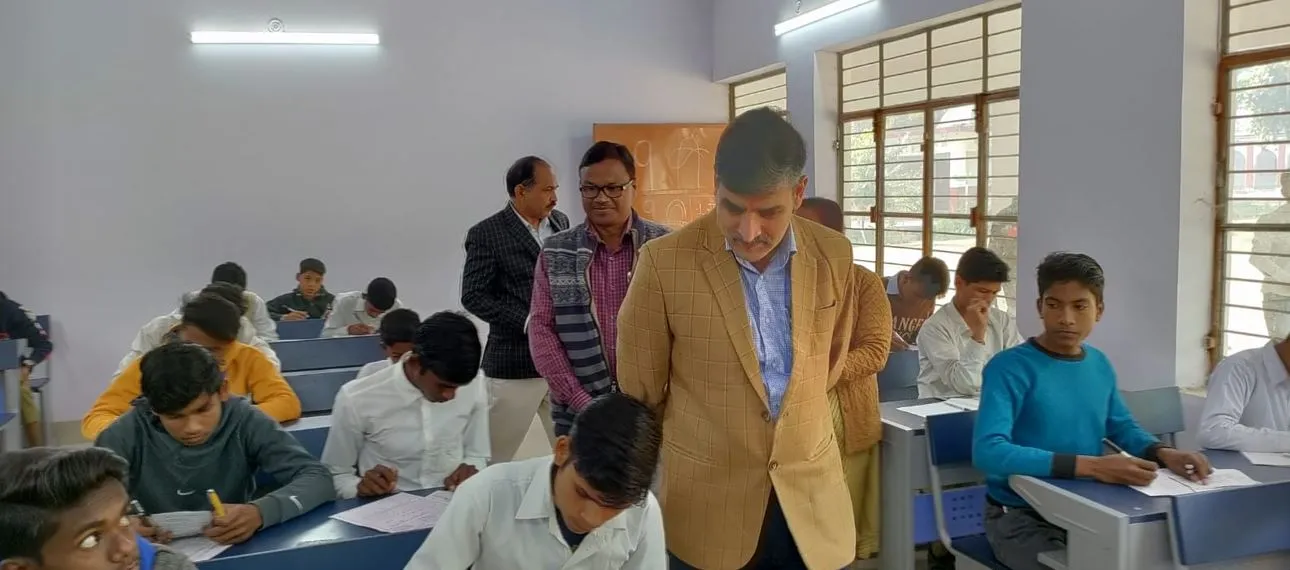 बरेली: ओएमआर सीट से परीक्षा में छात्रों को हुई दिक्कत