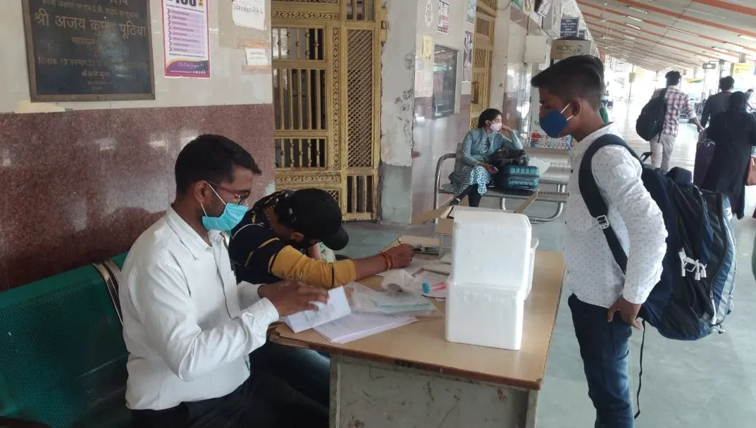 बरेली: त्योहार मनाने आ रहे कोविड साथ न ले आएं