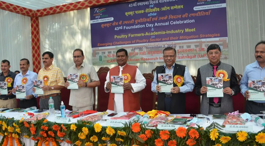 बरेली: मेले में कृषकों ने जाना वैज्ञानिक पद्धति से कुक्कुट पालन
