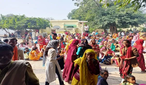 मुरादाबाद : भैय्या दूज पर जेल में उमड़ी बहनों की भीड़, लगी कतार