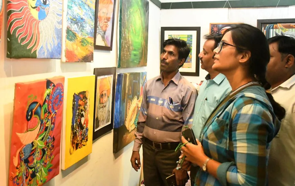 बरेली: केरल, कर्नाटक, मुंबई के चित्रकारों की पेंटिंग भायी