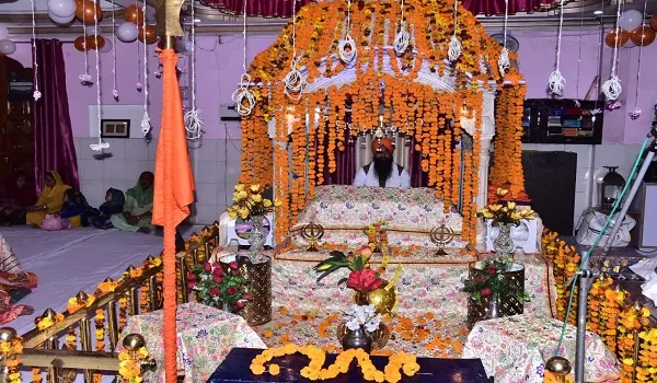 मुरादाबाद : कीर्तन और कथा से निहाल हुई संगत, श्रद्धा और उल्लास से मनाया प्रकाशोत्सव