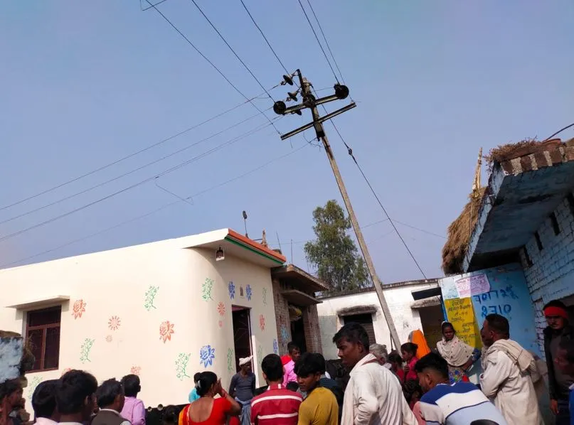 बरेली: हाईटेंशन लाइन से करंट लगने से बुरी तरह झुलसी महिला, दी तहरीर